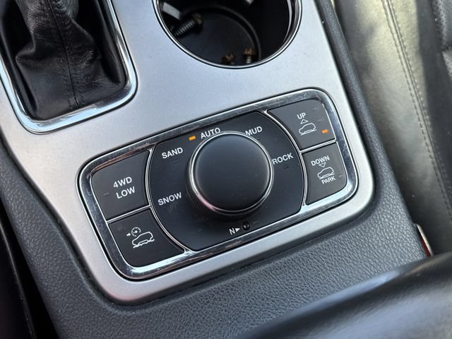 Used 2018 Jeep Grand Cherokee Overland AWD/4WD image 36
