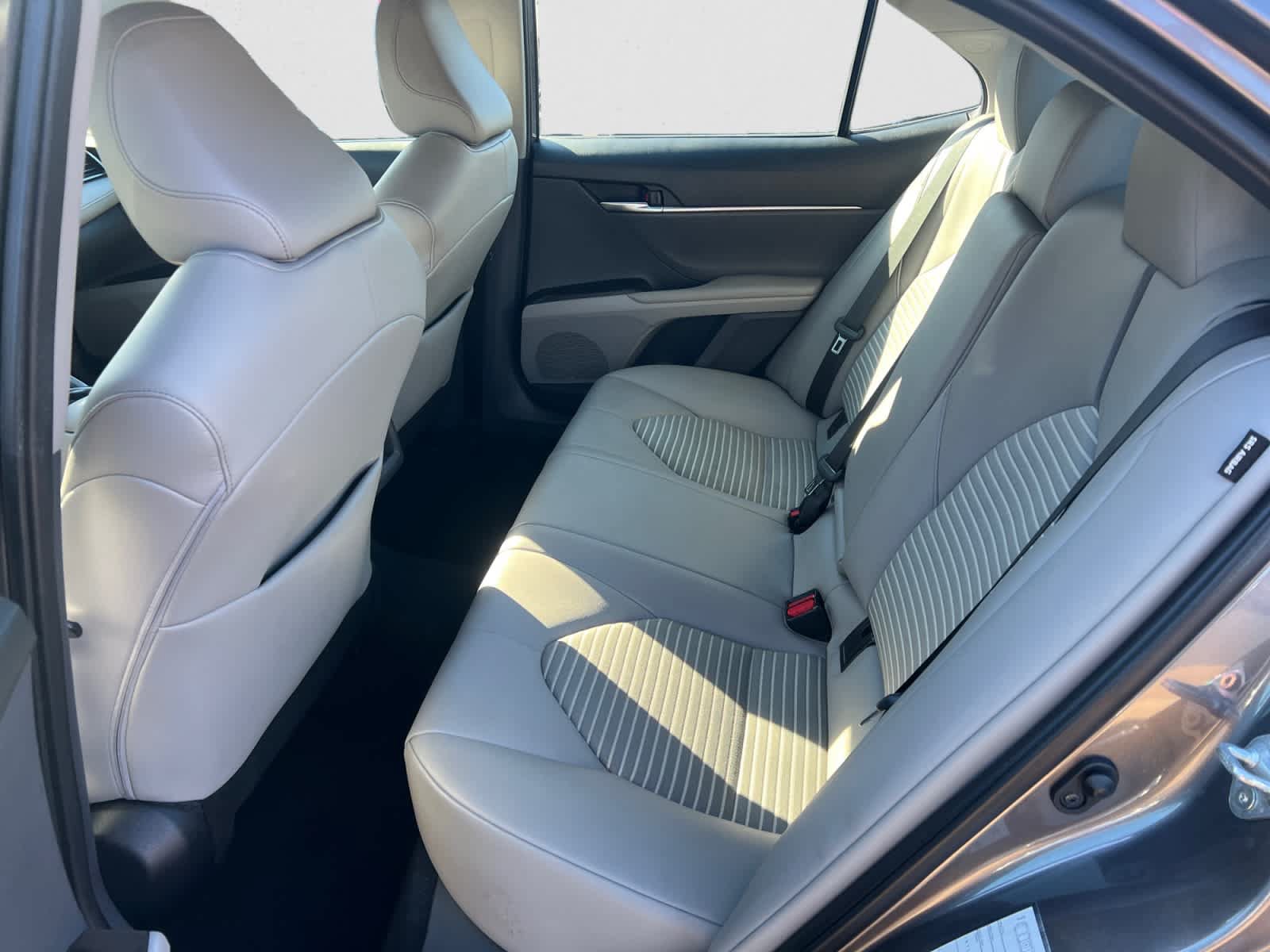 Used 2023 Toyota Camry SE FWD image 11