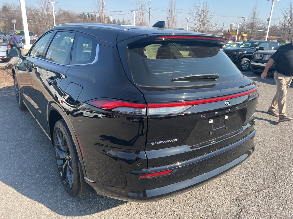 New 2025 Toyota Crown Signia image 18