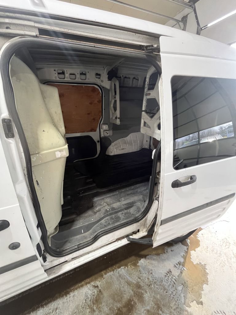 Used 2013 Ford Transit Connect XL image 9