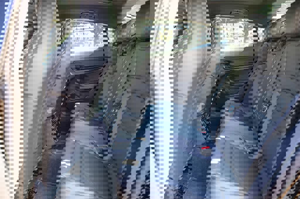 Used 2022 Porsche Taycan 4S image 16