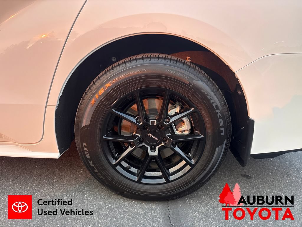 Certified 2025 Toyota Sienna LE AWD/4WD image 11