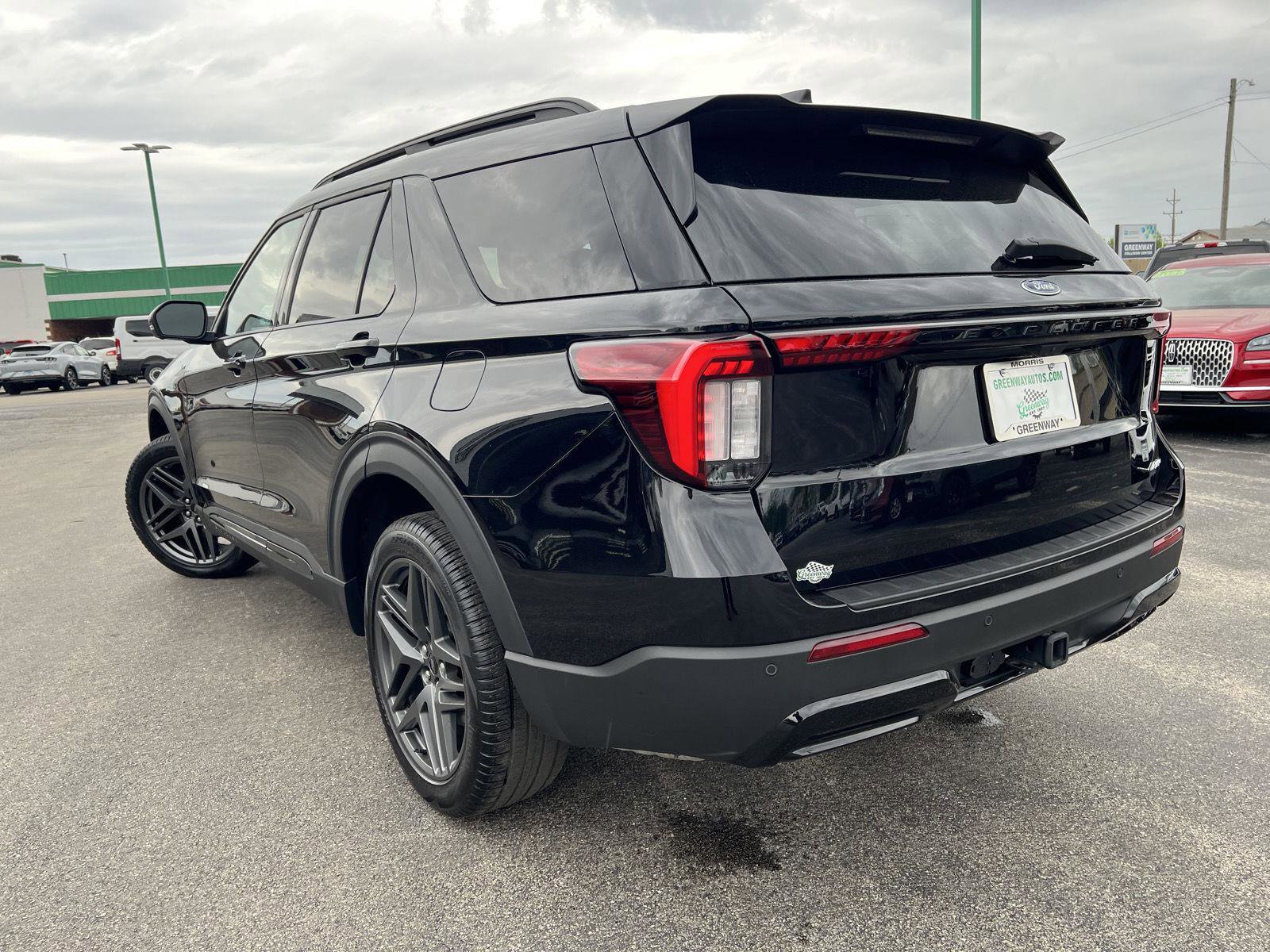 Used 2025 Ford Explorer ST-Line w/ ST-Line Street Pack AWD/4WD image 10