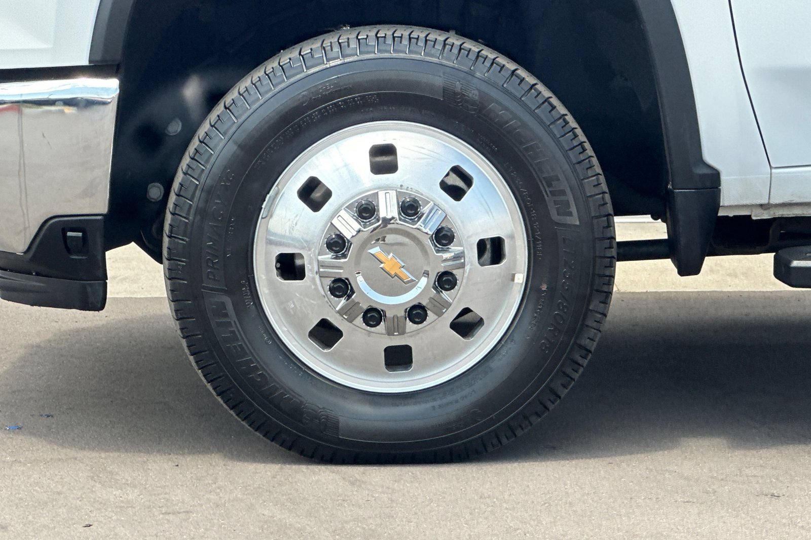 Used 2025 Chevrolet Silverado 3500 LT w/ Safety Package AWD/4WD image 36