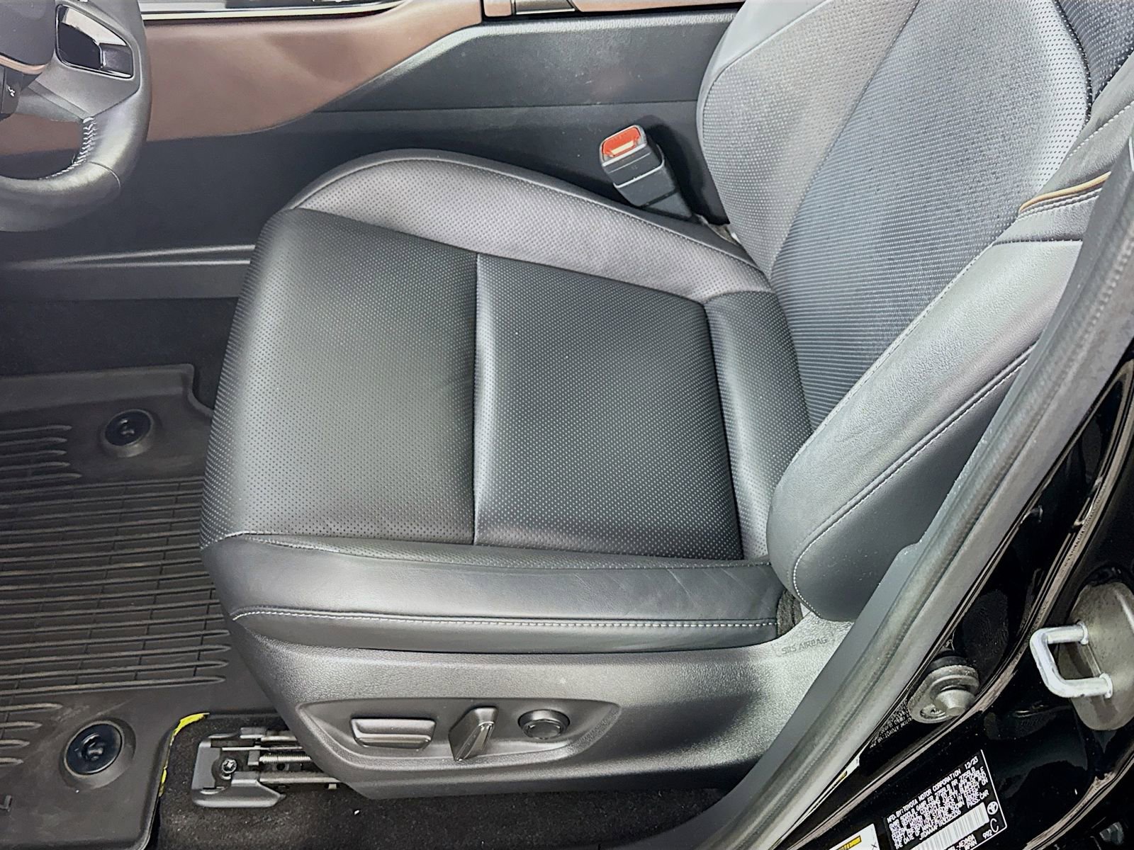 Certified 2024 Toyota Crown Limited w/ Advanced Technology Package AWD/4WD image 15