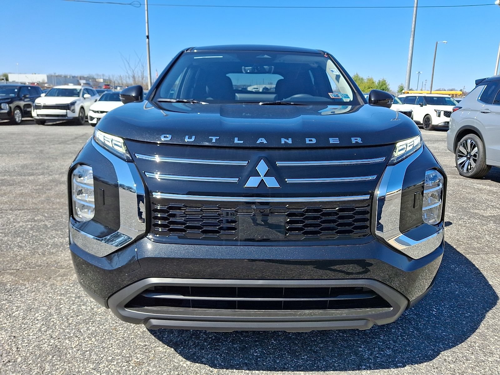New 2026 Mitsubishi Outlander ES AWD/4WD video 3