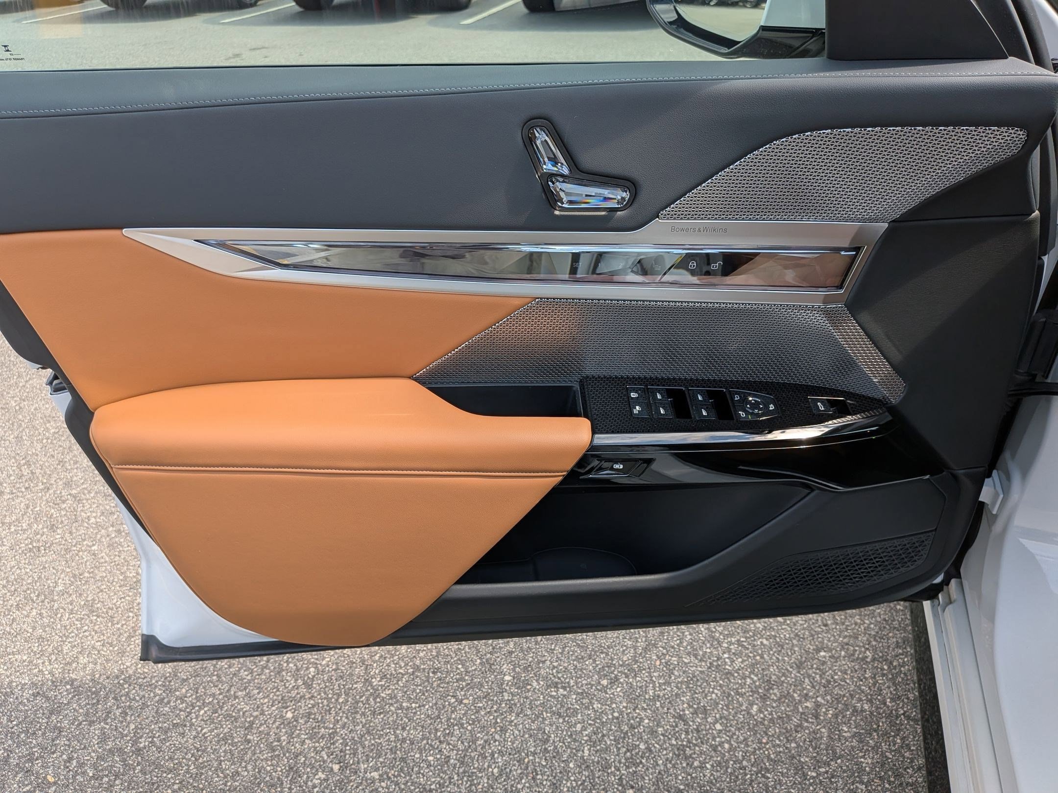 Certified 2023 BMW 740i RWD image 12