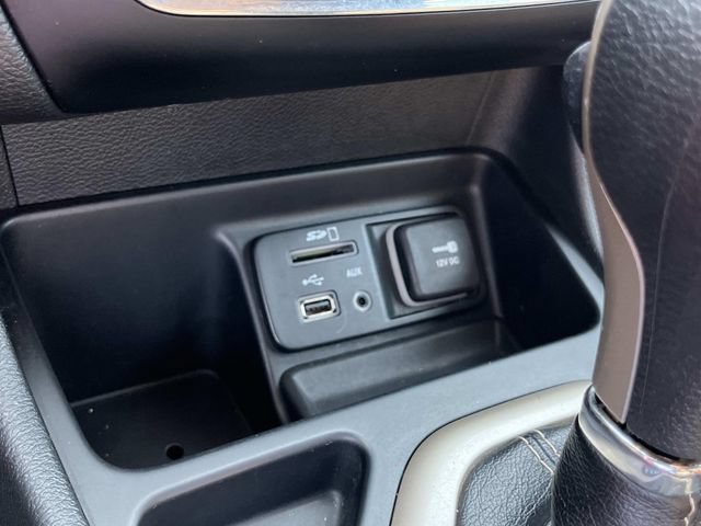 Used 2015 Jeep Cherokee Latitude FWD image 30