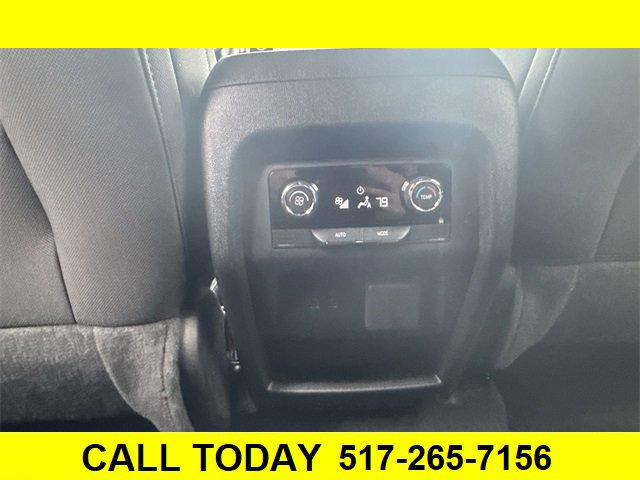 Used 2024 Chevrolet Traverse LT image 22
