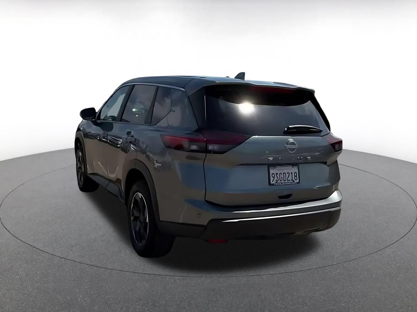 Used 2025 Nissan Rogue SV FWD image 10