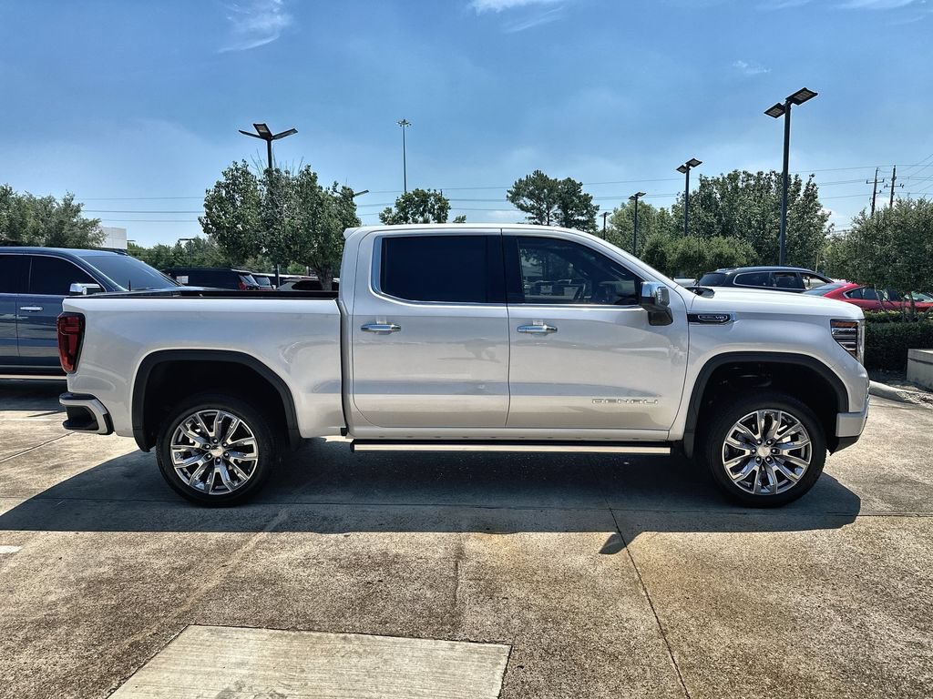 Used 2025 GMC Sierra 1500 Denali w/ Denali Reserve Package AWD/4WD image 10