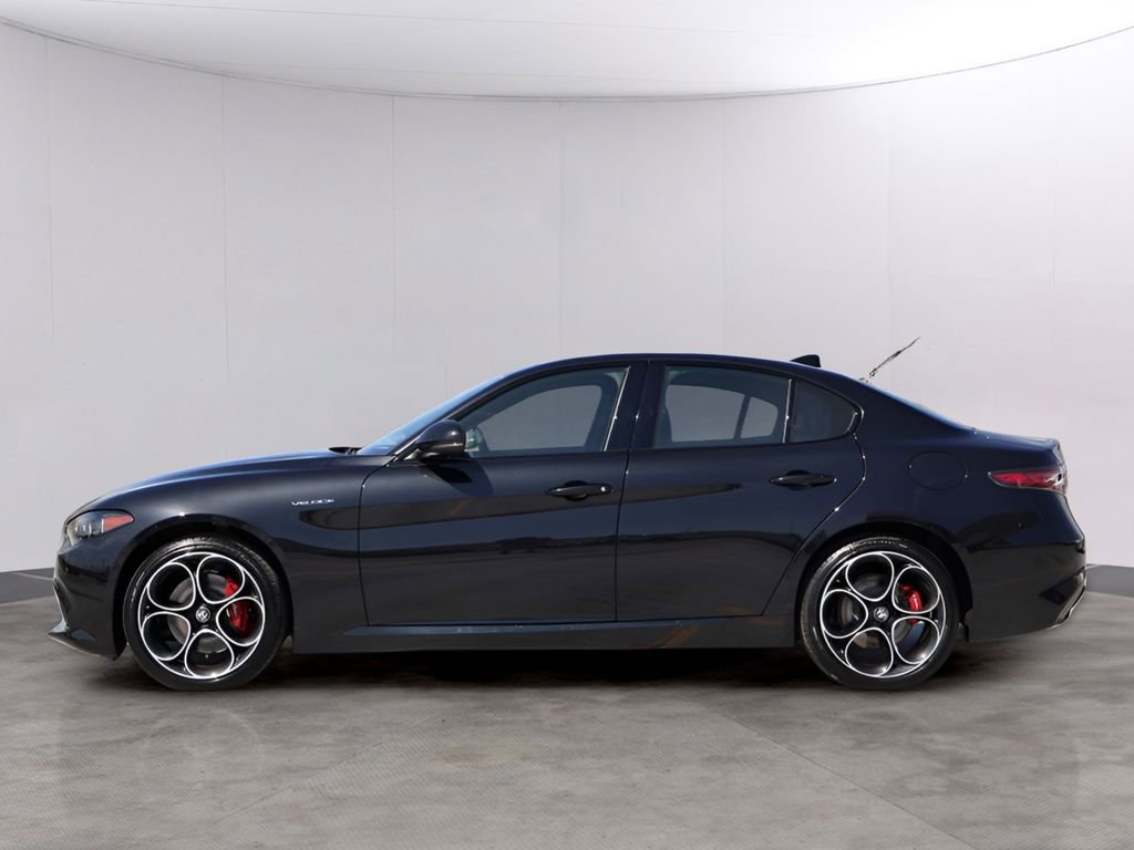 New 2026 Alfa Romeo Giulia AWD image 4