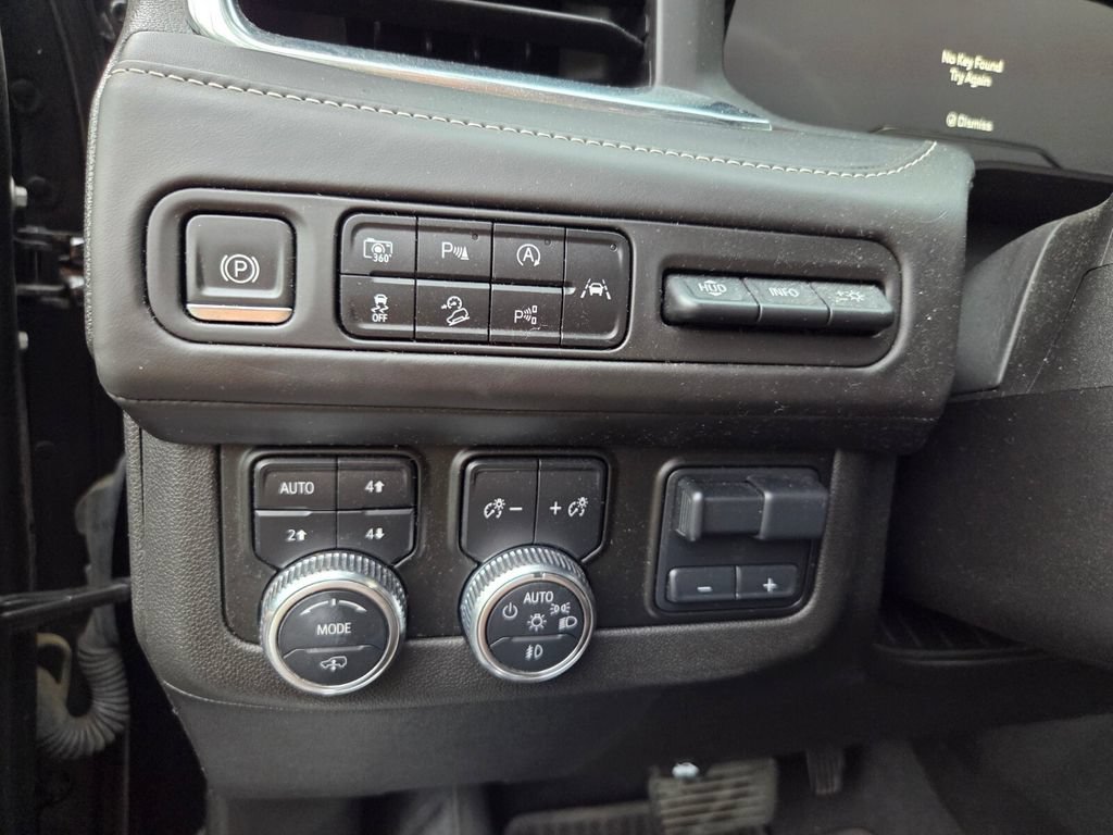Used 2023 GMC Yukon Denali Ultimate AWD/4WD image 11
