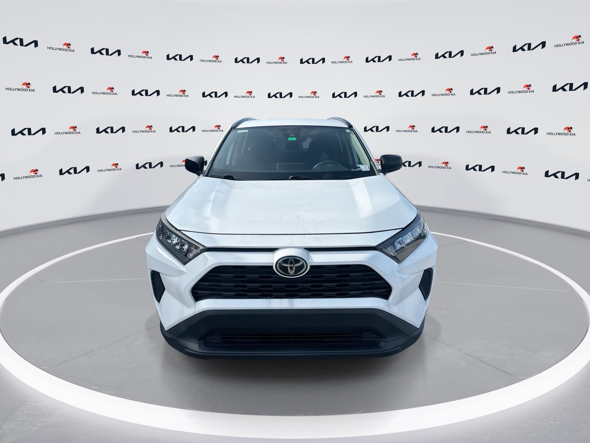 Used 2021 Toyota RAV4 LE FWD image 3