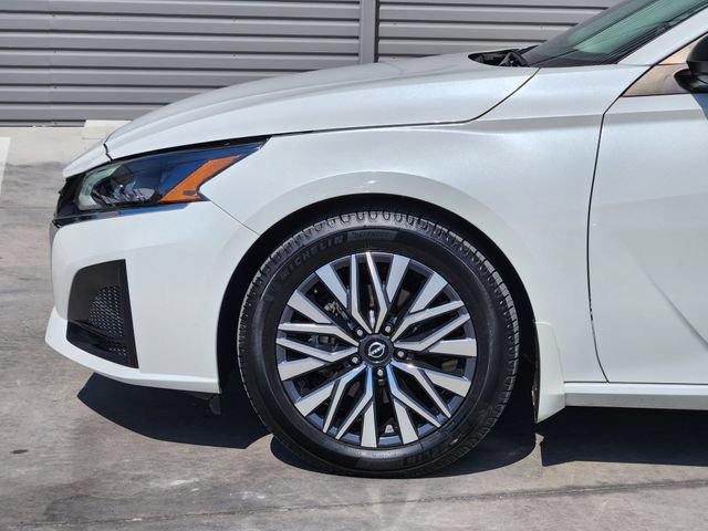 Used 2024 Nissan Altima 2.5 SV FWD image 9