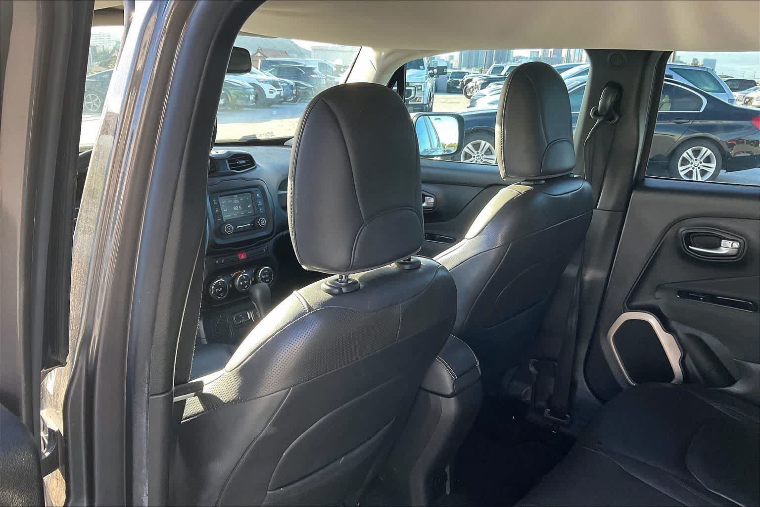 Used 2016 Jeep Renegade Limited FWD image 12