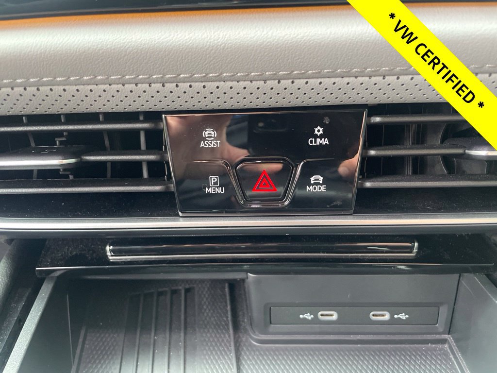 Certified 2025 Volkswagen Atlas Peak Edition SE AWD/4WD image 25
