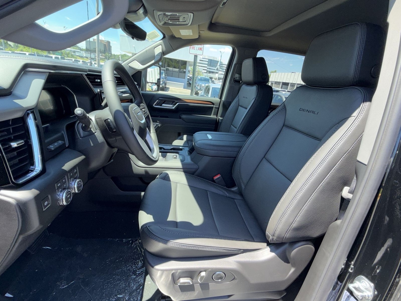 New 2026 GMC Sierra 2500 Denali w/ Denali Reserve Package AWD/4WD image 13