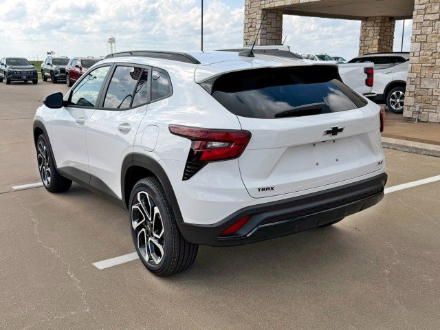 New 2026 Chevrolet Trax RS image 3
