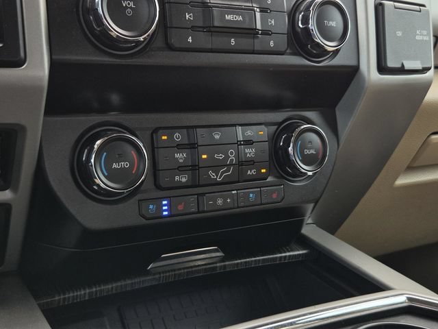 Used 2021 Ford F450 Lariat w/ Lariat Ultimate Package AWD/4WD image 19