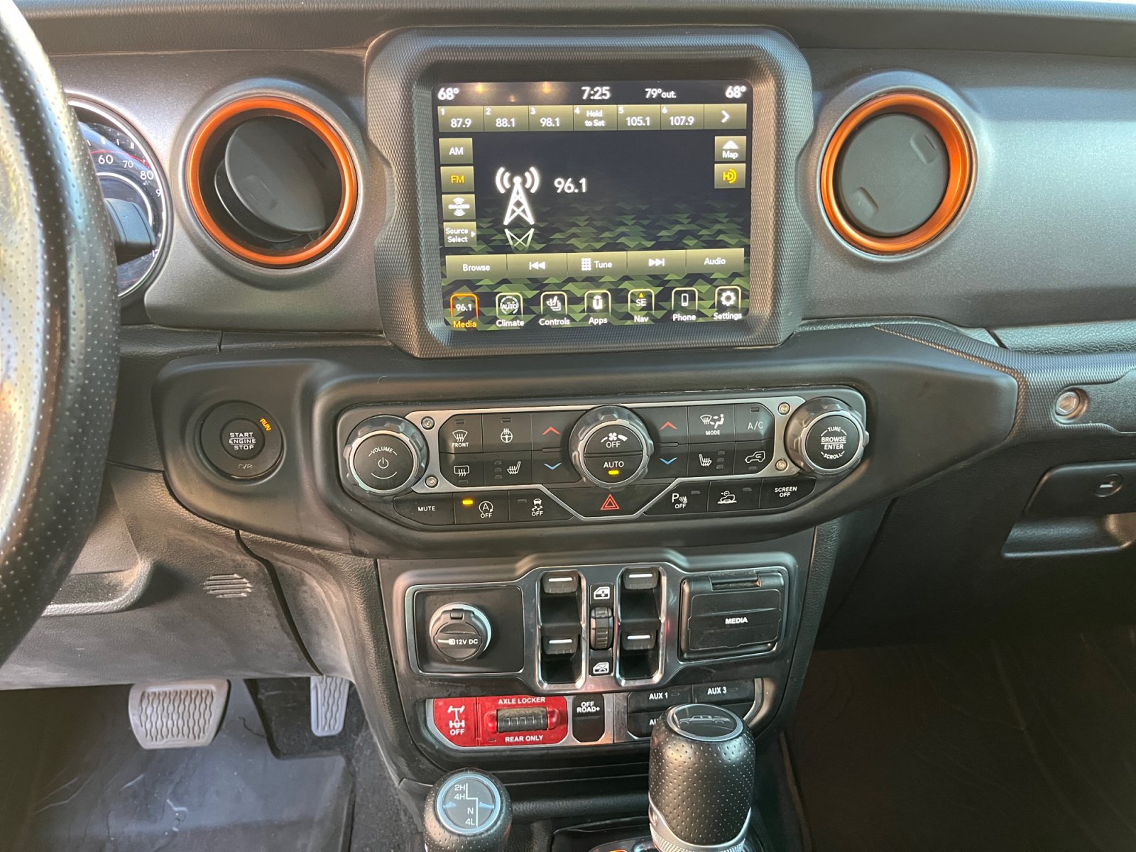 Used 2020 Jeep Gladiator Mojave AWD/4WD image 23