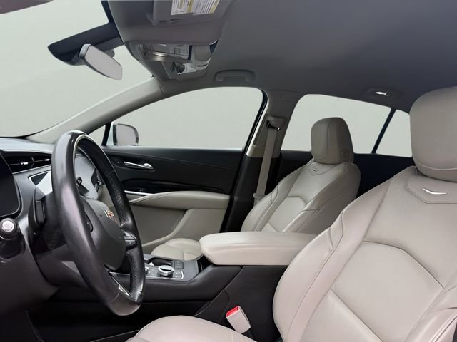 Used 2021 Cadillac XT4 Premium Luxury FWD image 12