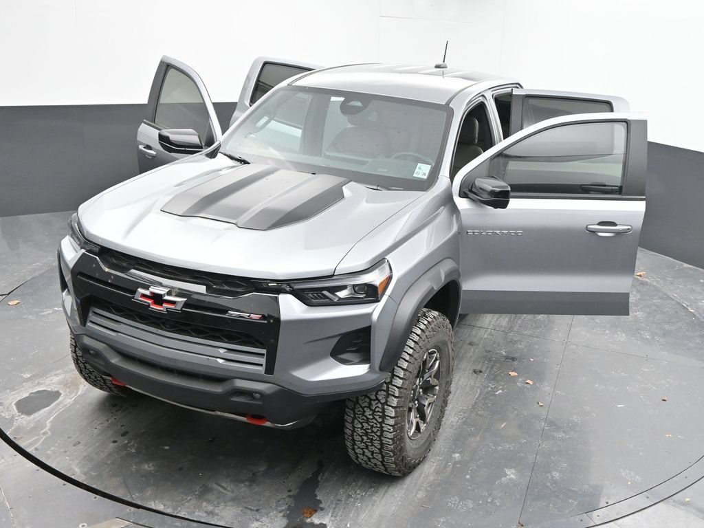 Used 2024 Chevrolet Colorado ZR2 w/ ZR2 Convenience Package III AWD/4WD image 52