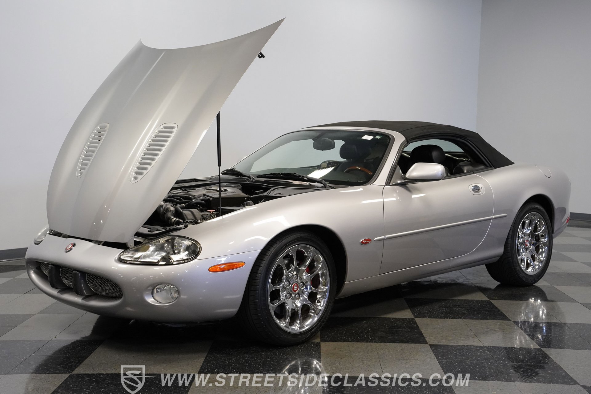 Used 2001 Jaguar XK8 Convertible image 31