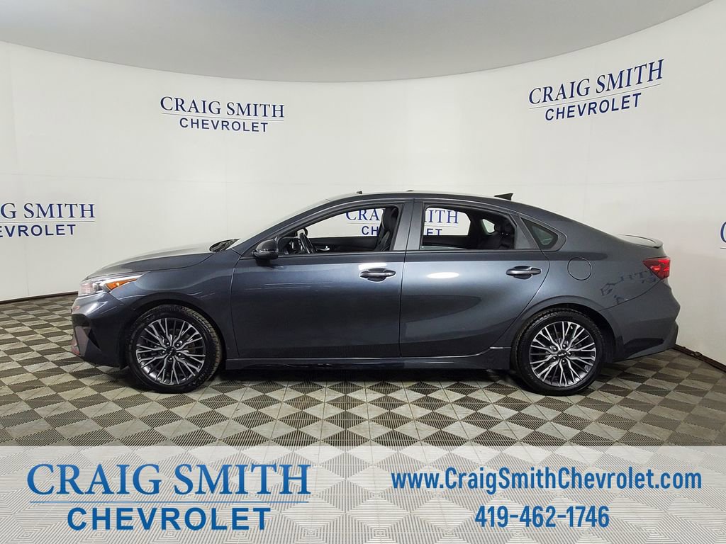 Used 2023 Kia Forte GT-Line w/ GT-Line Premium Package image 2