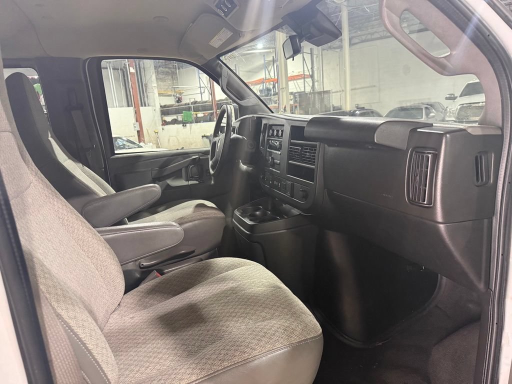 Used 2019 Chevrolet Express 3500 LT w/ LT Preferred Equipment Group RWD image 6