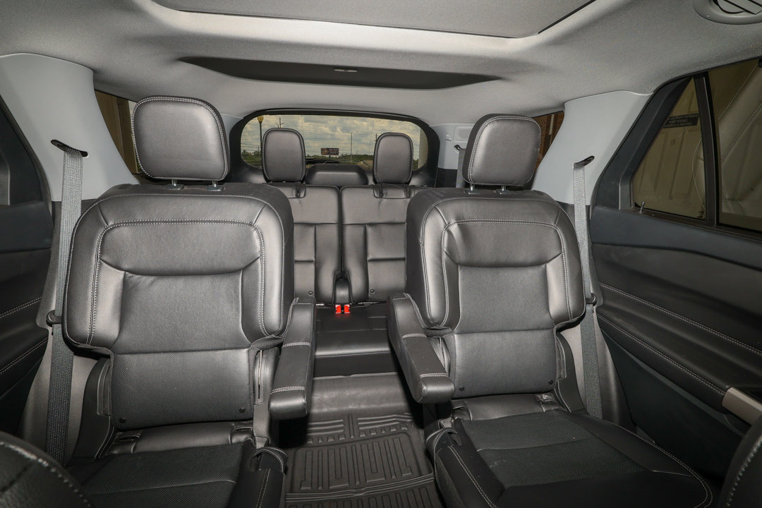 Used 2023 Ford Explorer Limited w/ Equipment Group 301A RWD image 24