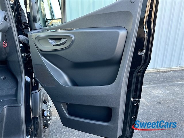 Used 2023 Mercedes-Benz Sprinter 3500 image 44