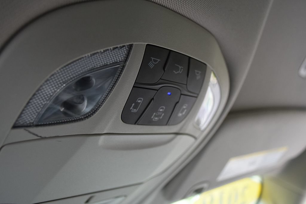 Used 2019 Chrysler Pacifica Touring-L Plus FWD image 23