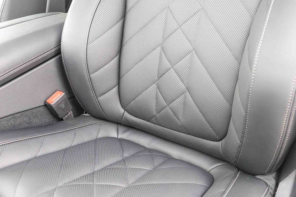 Used 2025 BMW X5 sDrive40i w/ Premium Package image 24