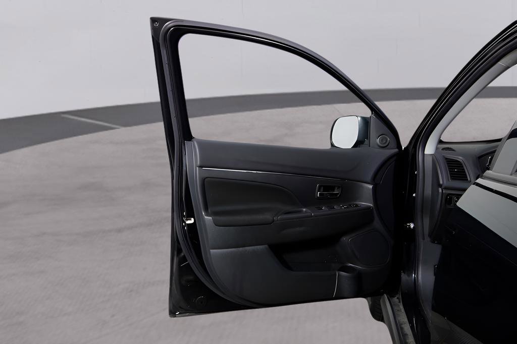 Used 2022 Mitsubishi Outlander Sport ES image 12