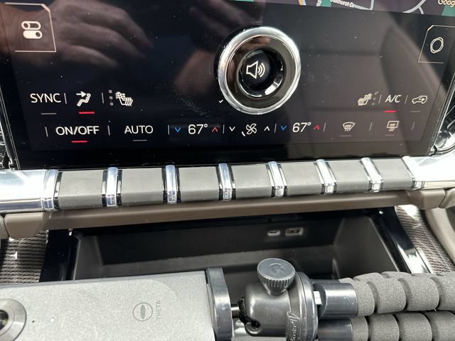 Used 2026 GMC Yukon Elevation w/ LPO, Floor Liner Package AWD/4WD image 21