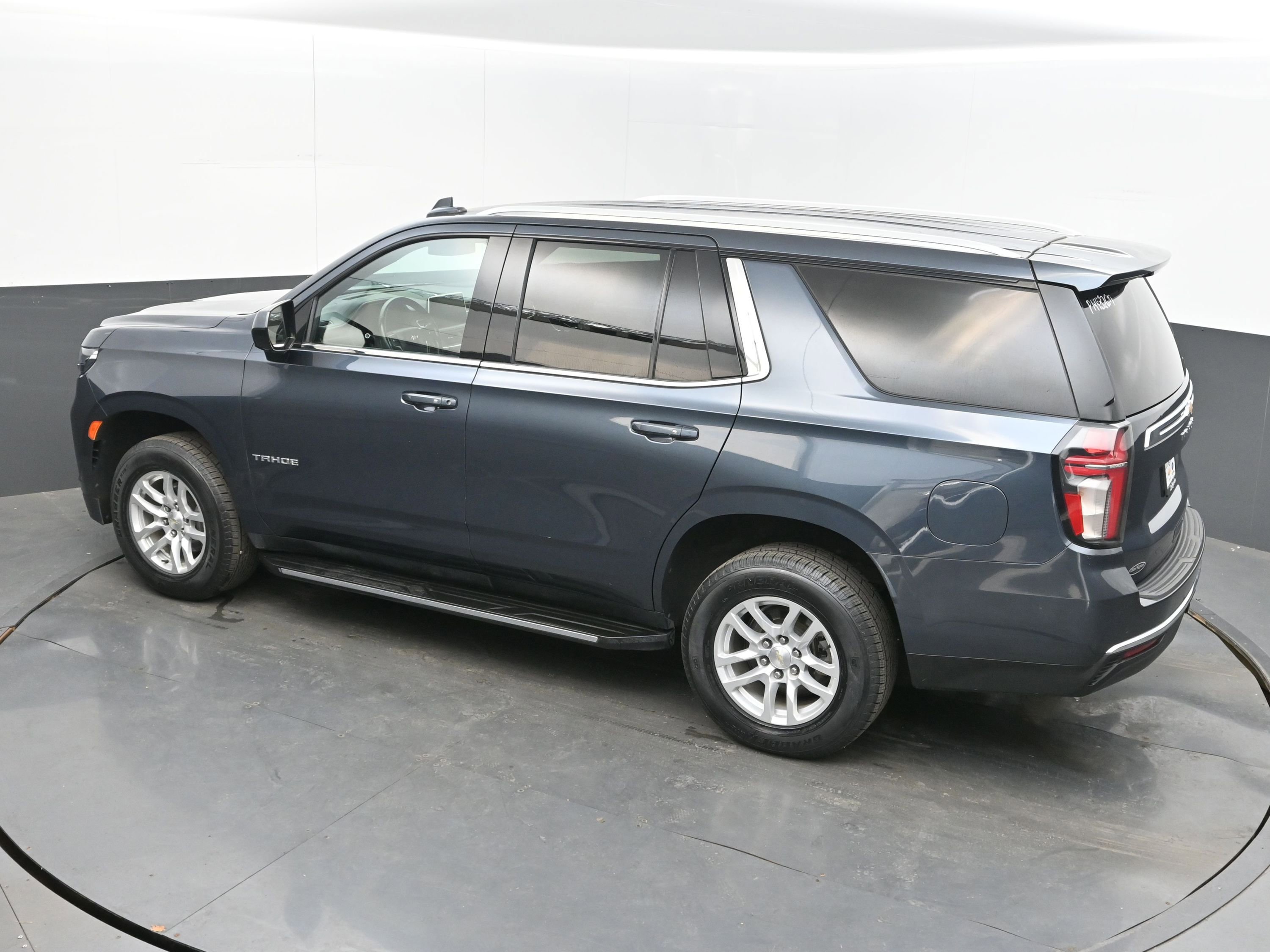 Used 2021 Chevrolet Tahoe LT image 32