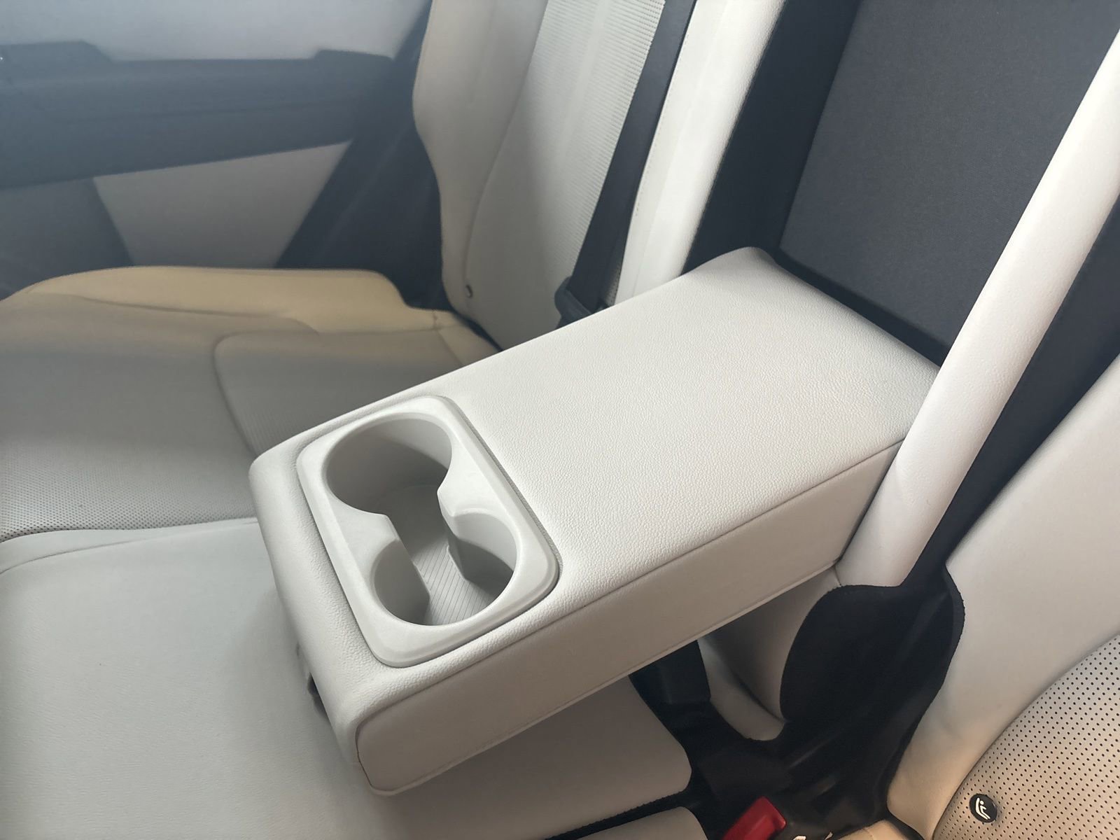 New 2026 Kia Sportage EX image 14