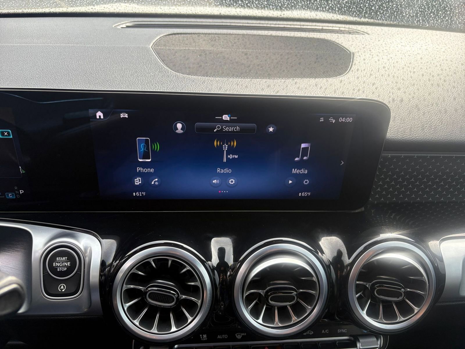 Used 2025 Mercedes-Benz GLB 250 4MATIC image 21