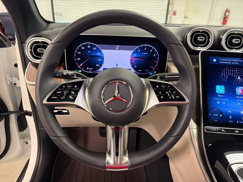 Used 2025 Mercedes-Benz GLC 300 image 29