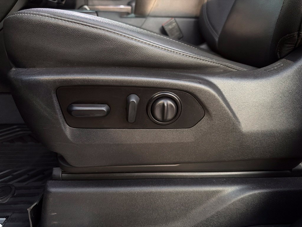 Used 2022 Chevrolet Silverado 1500 LTZ w/ LTZ Premium Package AWD/4WD image 25