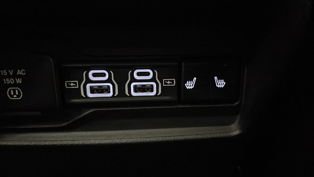 Used 2025 Jeep Grand Cherokee Overland AWD/4WD image 35