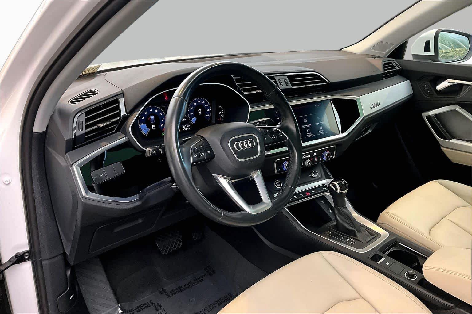 Used 2021 Audi Q3 2.0T Premium w/ Convenience Package AWD/4WD image 18