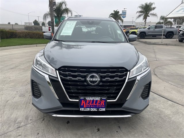 Used 2023 Nissan Kicks SV image 3