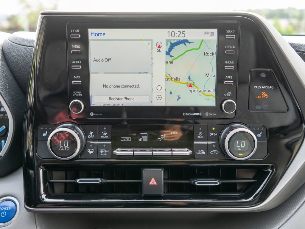 Used 2021 Toyota Highlander XLE AWD/4WD image 24
