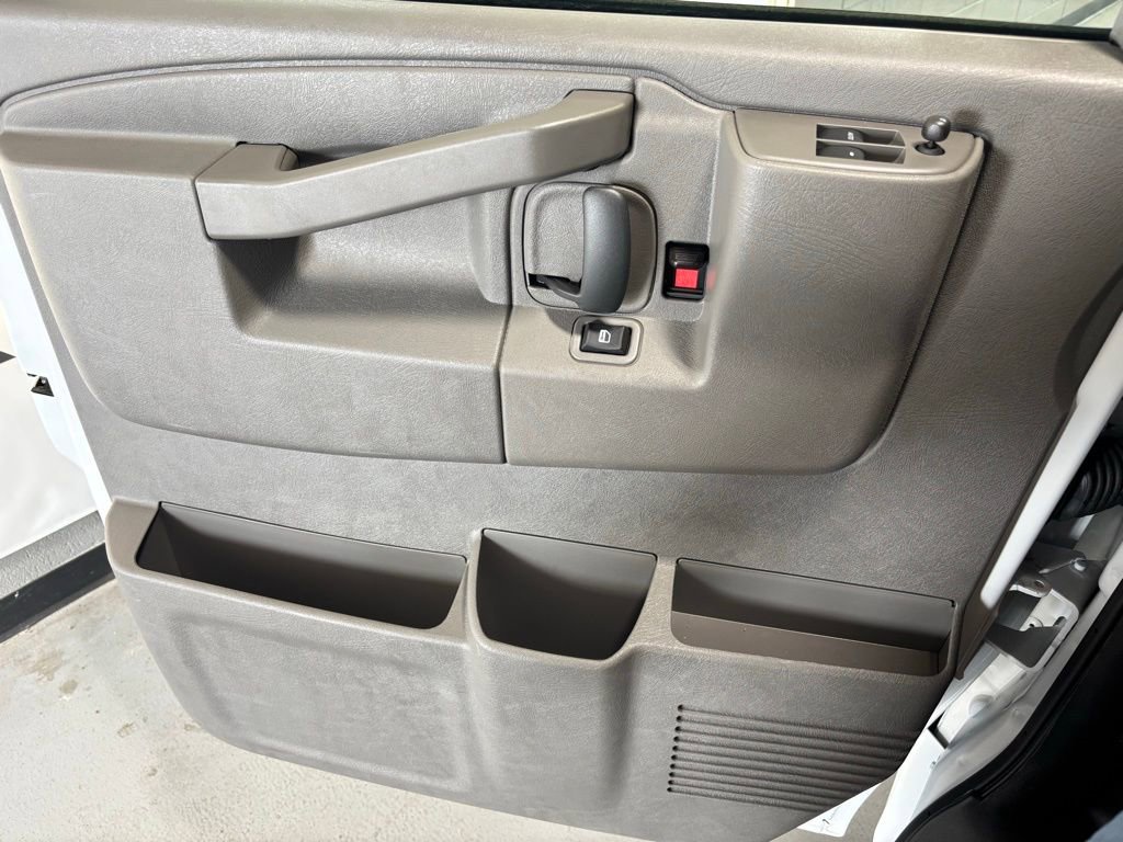 New 2025 Chevrolet Express 2500 Work Van w/ Driver Convenience Package image 15