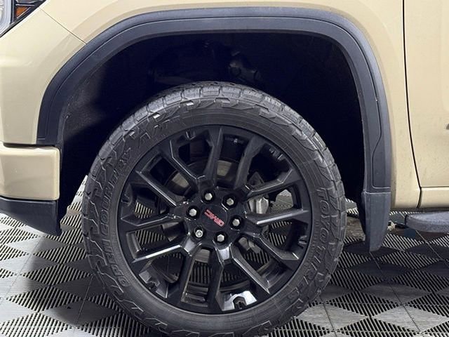 Used 2023 GMC Sierra 1500 AT4 w/ AT4 Premium Package AWD/4WD image 14