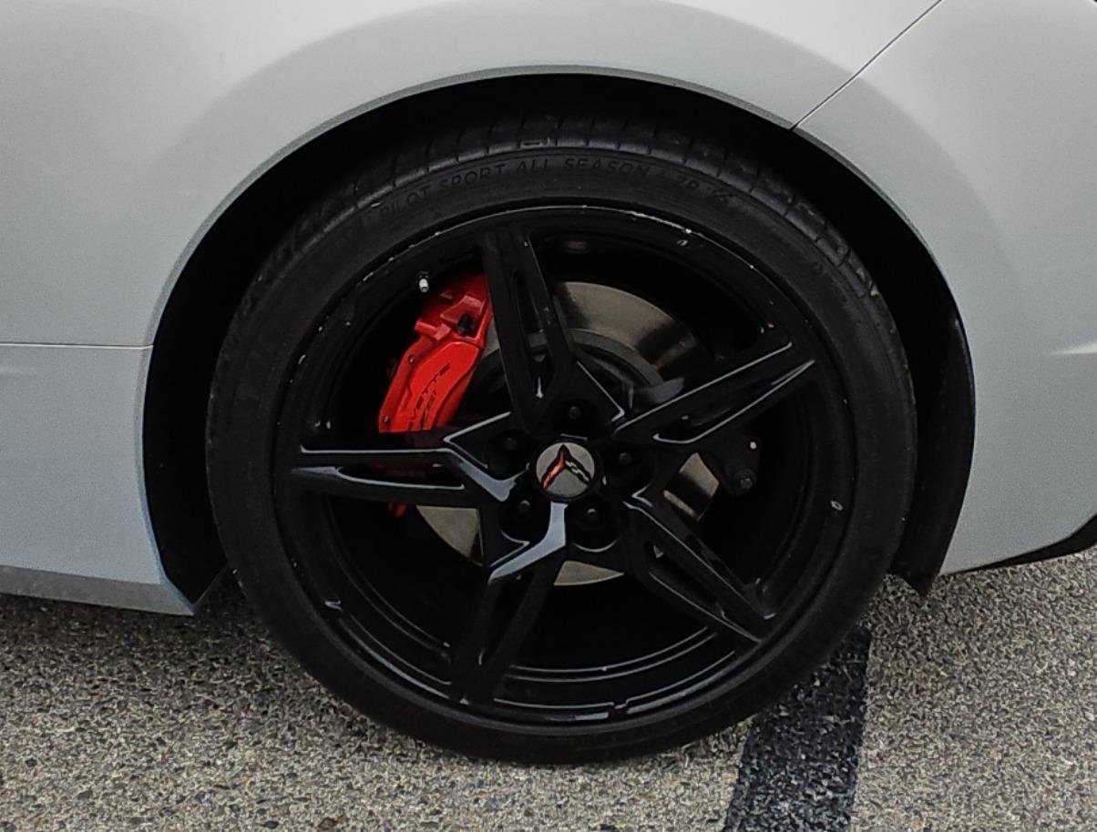 Used 2021 Chevrolet Corvette Stingray Convertible w/ Z51 Performance Package RWD image 17