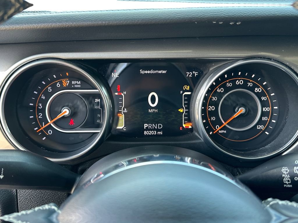 Used 2018 Jeep Wrangler Unlimited Sahara w/ Dual Top Group AWD/4WD image 20
