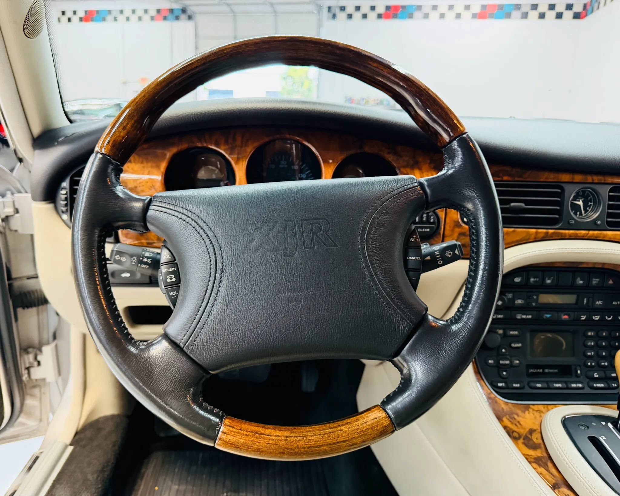 Used 2000 Jaguar XJ8 RWD image 32